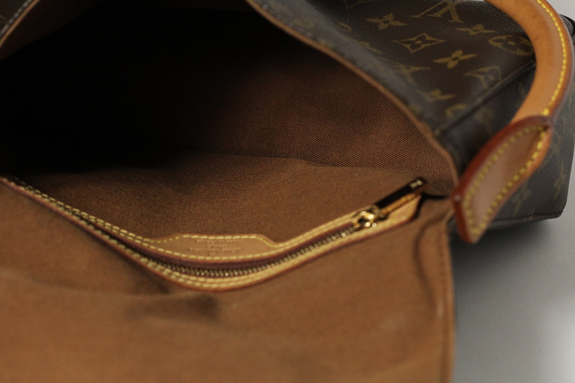 Louis Vuitton Mini Looping