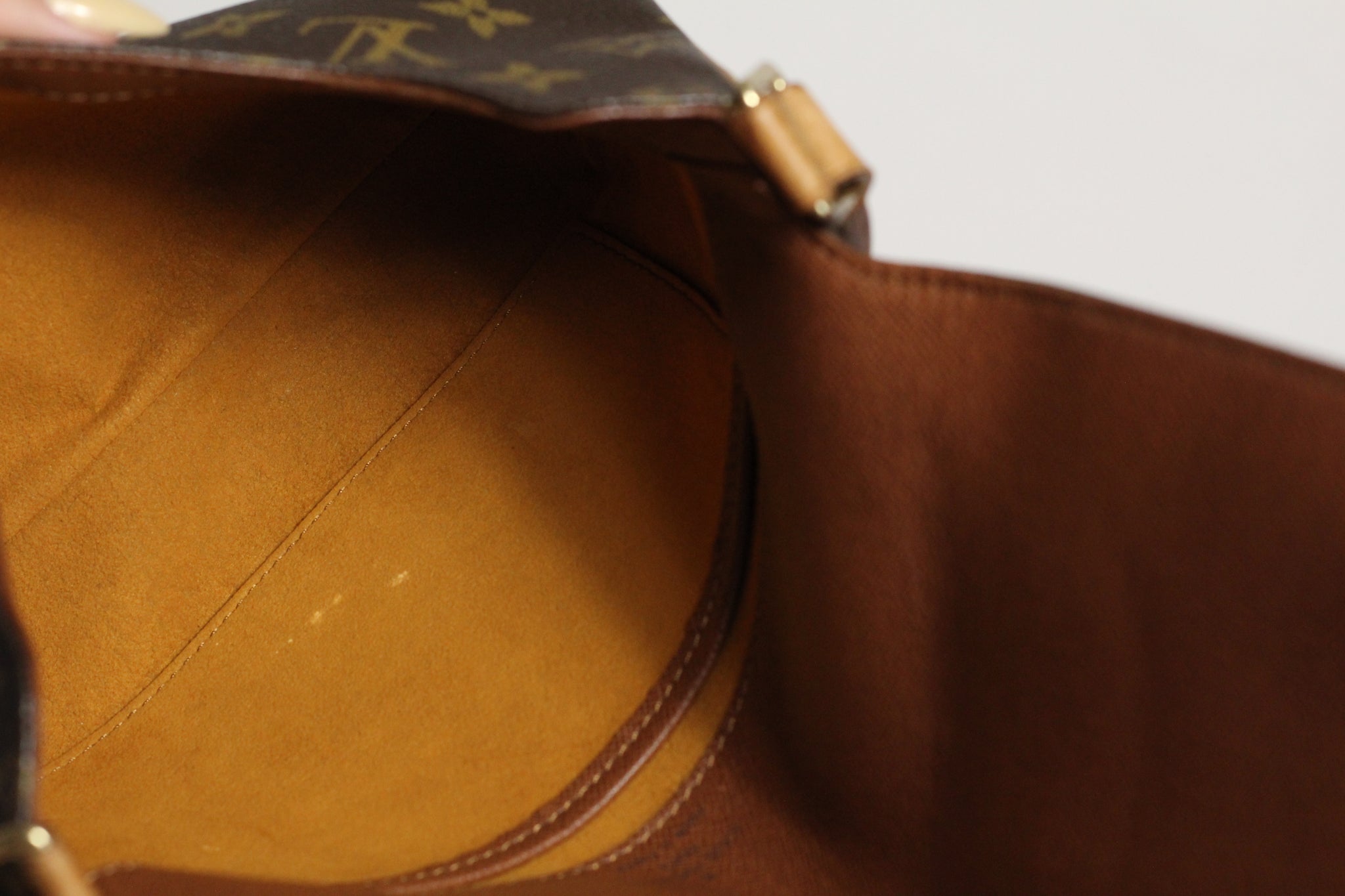 Louis Vuitton Musette Tango Short
