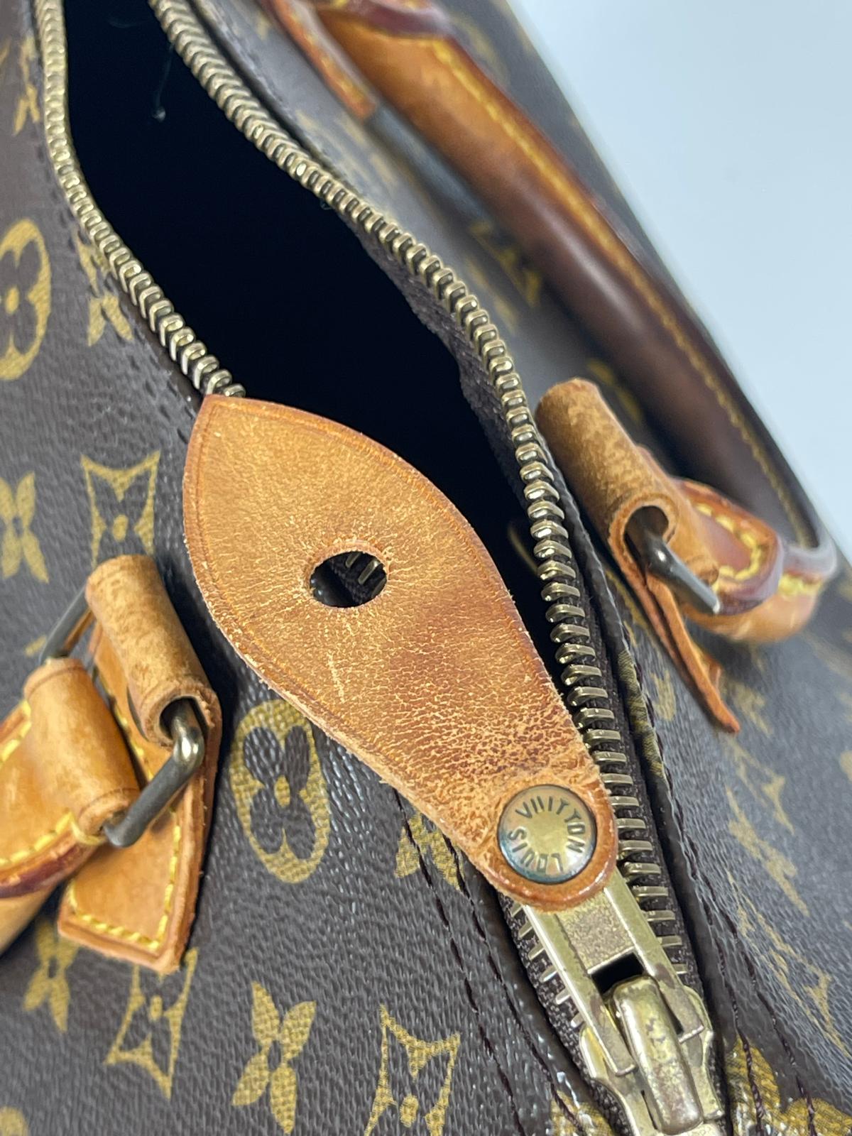 Louis Vuitton Speedy 30